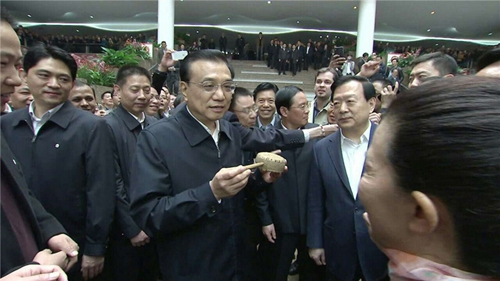國家博物館正式收藏李克強(qiáng)義烏獲贈撥浪鼓