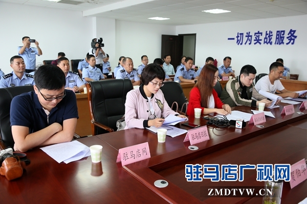駐馬店市公安局對(duì)舉報(bào)涉黑涉惡犯罪線索群眾累計(jì)發(fā)放獎(jiǎng)金12.25萬元