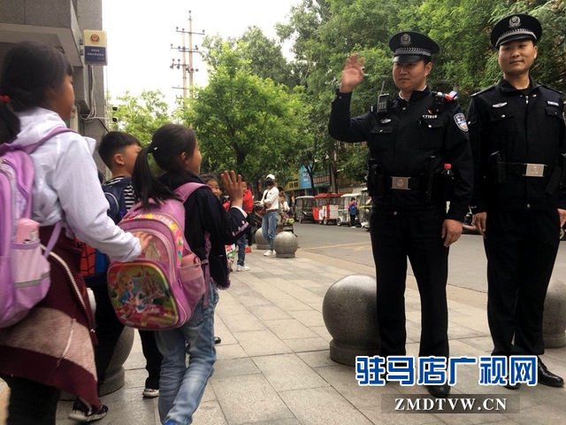 駐馬店市公安局西園派出所開展武裝巡邏活動(dòng)