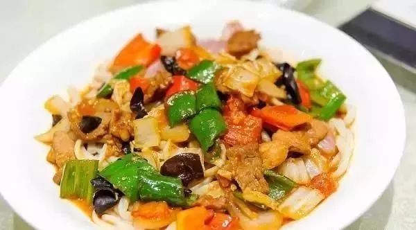 深夜食堂：攢勁弟弟帶你吃！烏魯木齊十大經典拌面館，咱新疆人就好這口... 