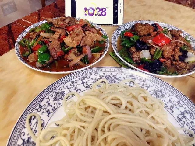 深夜食堂：攢勁弟弟帶你吃！烏魯木齊十大經典拌面館，咱新疆人就好這口... 