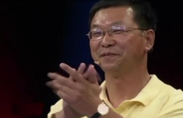 男子帶“御賜佩刀”鑒寶，發(fā)現(xiàn)刀上四個(gè)字，專家：您祖宗是何人？ 