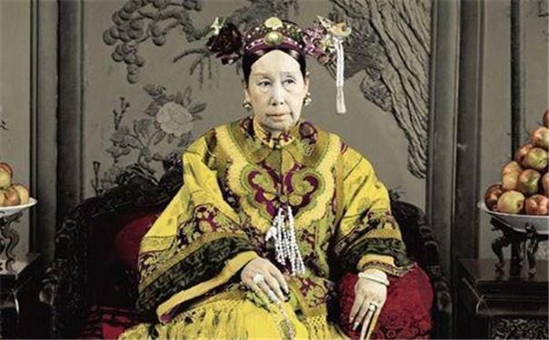 慈禧在“中和節(jié)”要干特殊的事兒，宮女們要在紫禁城為她抓蟲 