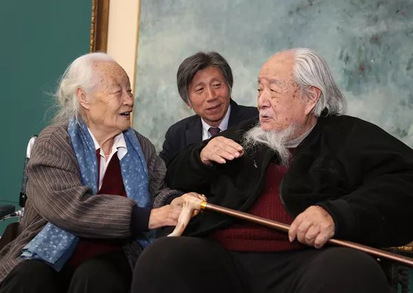 “神秘人物”出現(xiàn)！人民幣原來是他們設(shè)計的~ 