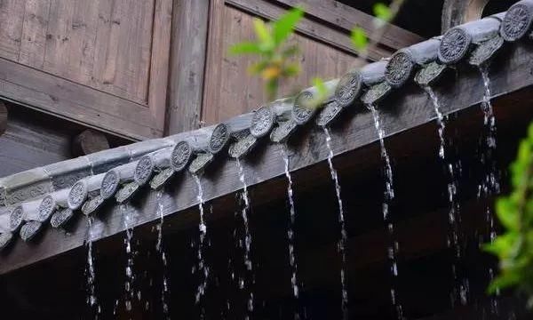 臺風(fēng)侵襲臨海古城：當(dāng)古建筑遭遇洪水猛獸，我們該如何應(yīng)對？ 