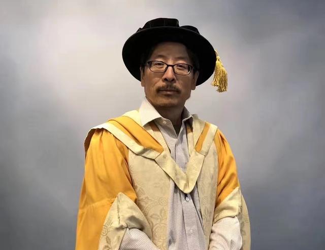 冷軍畫蒙娜麗莎的微笑，草圖都賣186萬？放大25倍后見證奇跡！ 