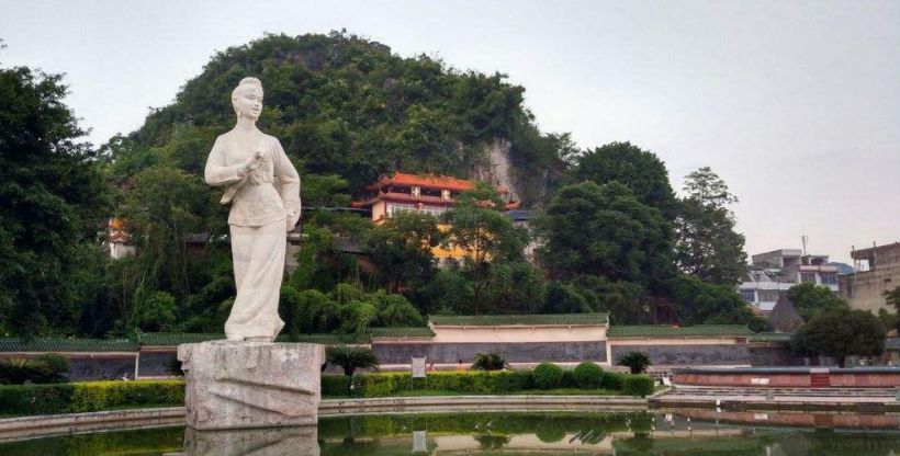 她是中國的毒舌鼻祖，一千多年前就用freestyle把地主老財(cái)懟了 