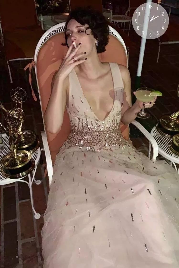 這個(gè)深陷泥潭的女人，卻成了艾美獎(jiǎng)最大贏家 