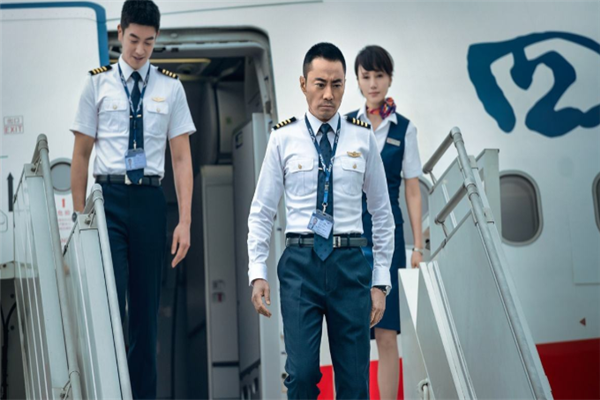 中國(guó)機(jī)長(zhǎng)：歐豪拍戲太拼？幕后曝光后讓人心疼！