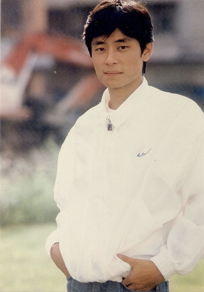 被毒啞的王杰，今天57歲了：年少愛聽他的歌，再聽已是傷心人 