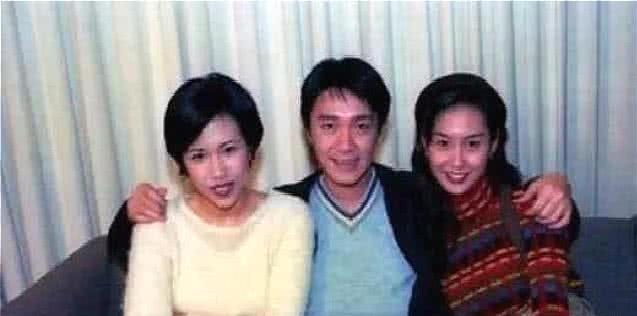 周星馳罕見幕后照，最后一張是星爺?shù)娜松鷰p峰 