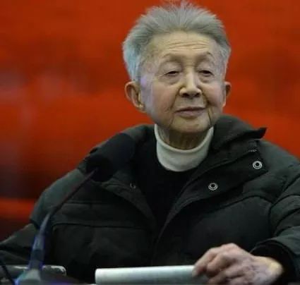 流沙河去世：一盞燈熄滅了，但詩歌依然照亮夜行的路