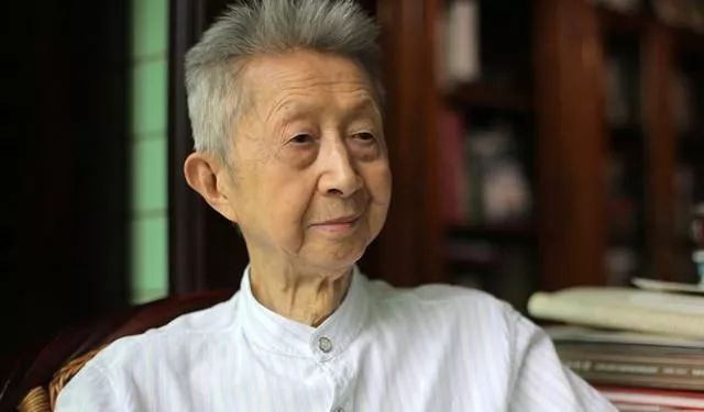 流沙河去世：一盞燈熄滅了，但詩歌依然照亮夜行的路