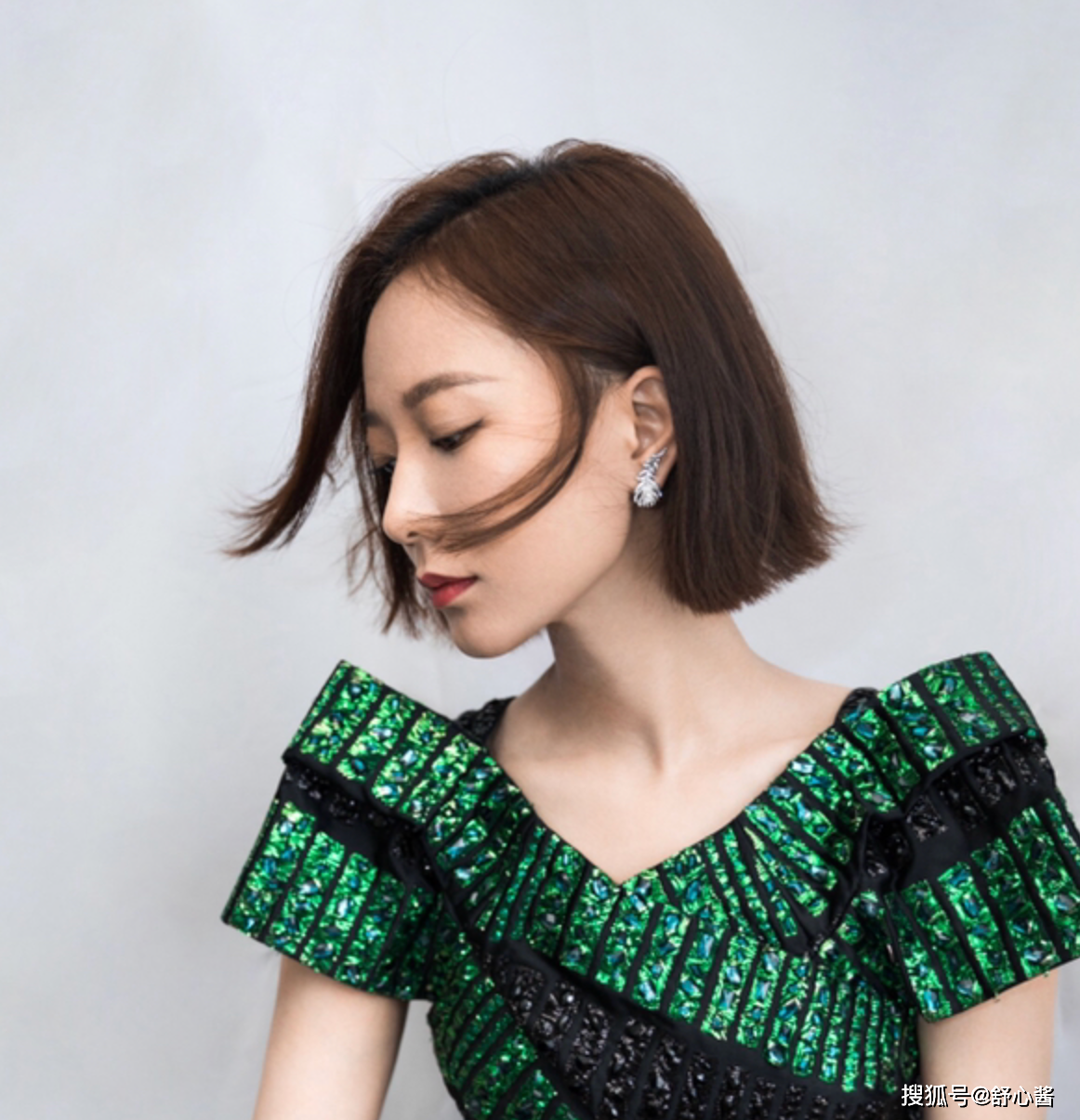兩大重要角色都不露臉？黃渤這部新片，戳痛了中國(guó)式婚戀眾生相！ 