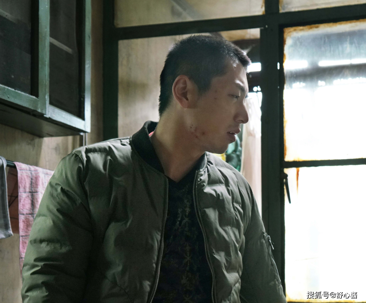 兩大重要角色都不露臉？黃渤這部新片，戳痛了中國(guó)式婚戀眾生相！ 