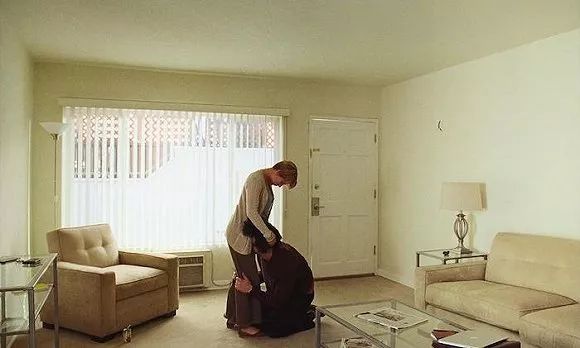 《婚姻故事》：如果婚姻不是愛情的墳?zāi)?，為什么我們還是會分手？ | 思想界 
