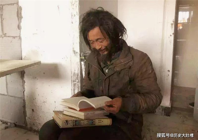  “流浪大師”沈巍曾衣衫襤褸，如今的生活卻發(fā)生了翻天覆地的變化 