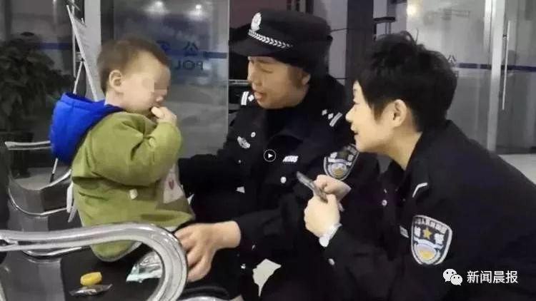 粗心老爸出門丟垃圾，把2歲兒子也丟了…原因哭笑不得！