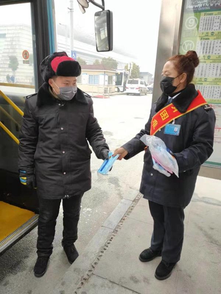 疫情防控：駐馬店公交車日消毒兩次，駕駛員佩戴口罩