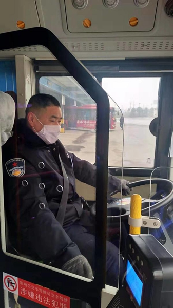 疫情防控：駐馬店公交車日消毒兩次，駕駛員佩戴口罩