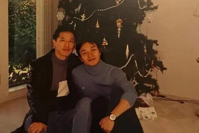 去世17年，為何張國(guó)榮的人氣反而越來(lái)越高？ 