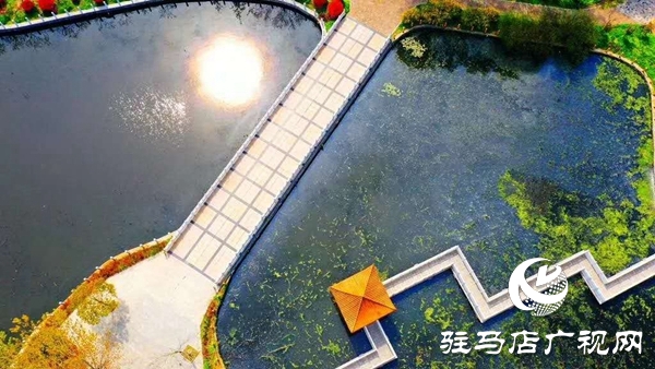 春風(fēng)拂“蘇堤”，游人醉“斷橋”，四月的天中美景似江南