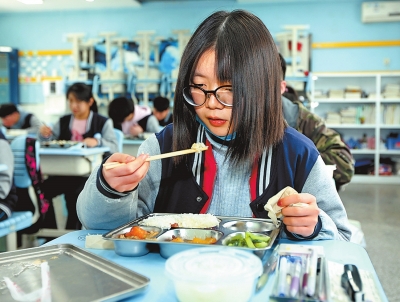 譜寫絢麗篇章 筑牢健康基礎(chǔ)丨健康從多加一雙筷子開始