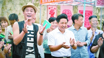 輕喜劇風格讓扶貧劇生動起來