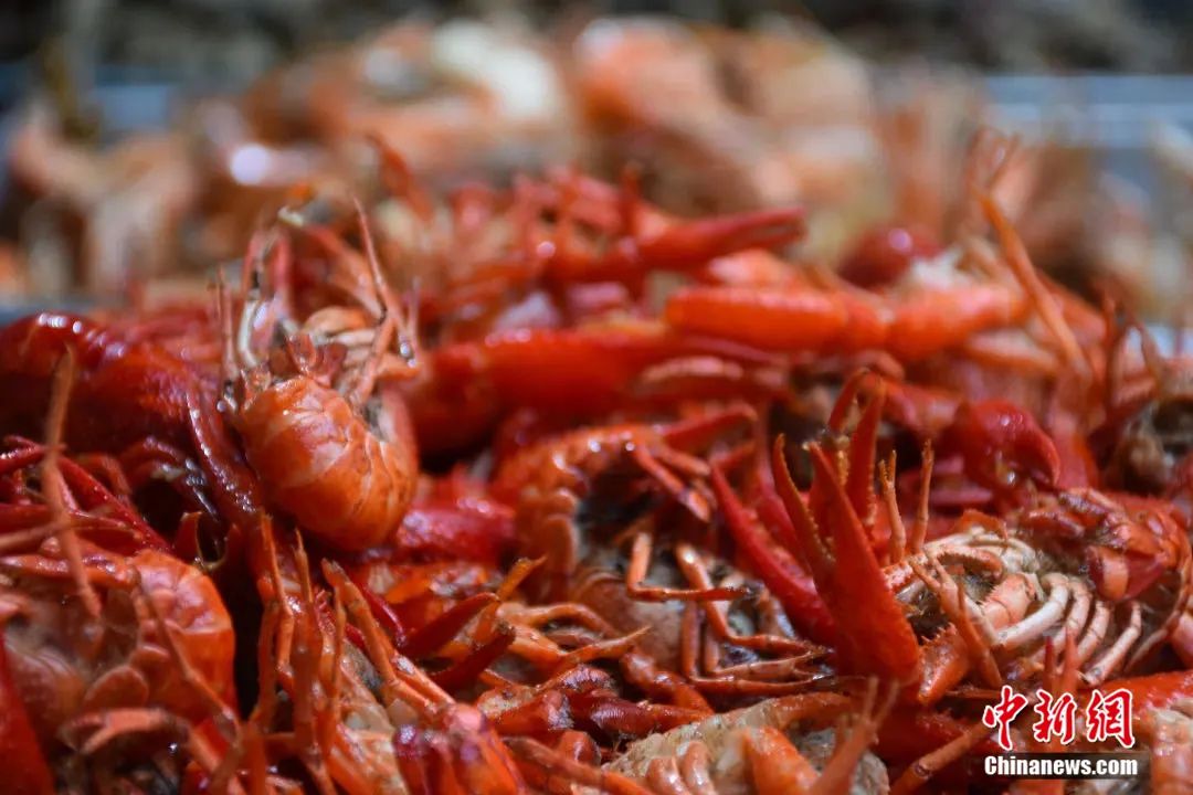自制芯片、印章…這些高校畢業(yè)禮物“硬核”又暖心