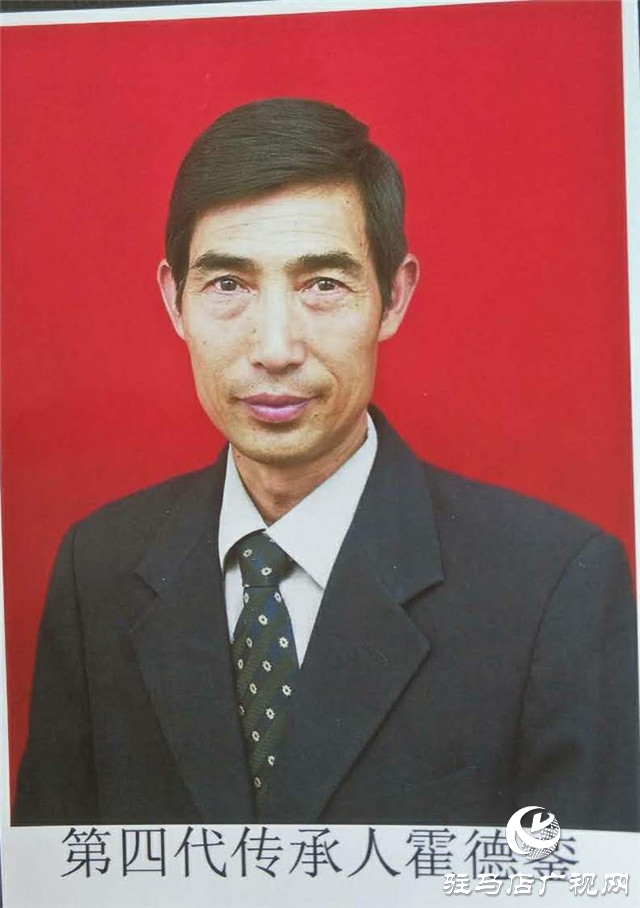 2047386445.jpg
