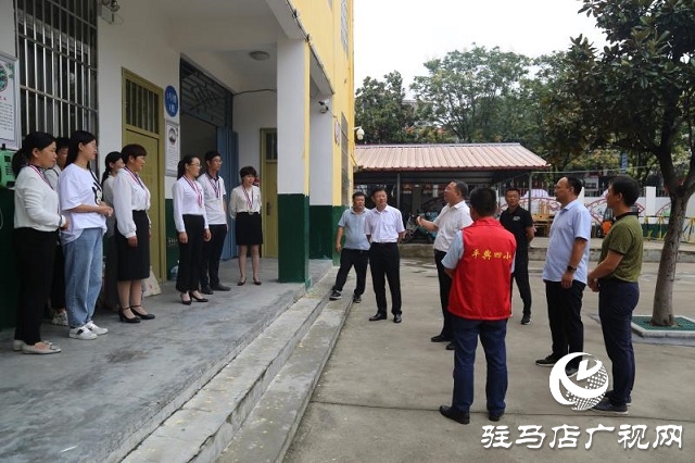 深深敬師義、濃濃關(guān)愛情  ——平輿縣古槐街道黨政主要領(lǐng)導(dǎo)教師節(jié)看望慰問一線教師及教育工作者