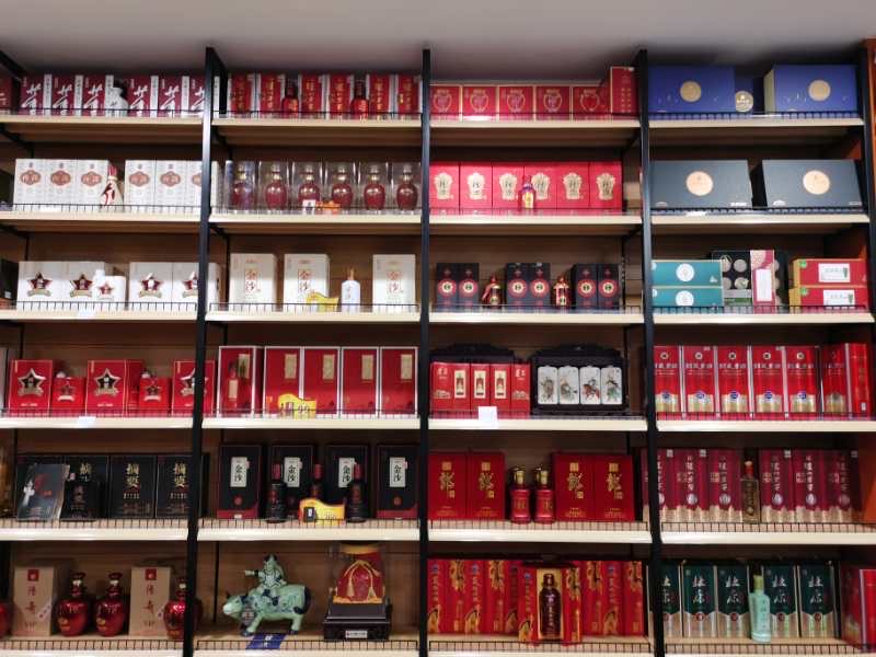 天翼傳大愛(ài)，聚力暖人心！天翼商貿(mào)美酒文化體驗(yàn)館開(kāi)業(yè)現(xiàn)場(chǎng)溫情上演公益慈善拍賣(mài)