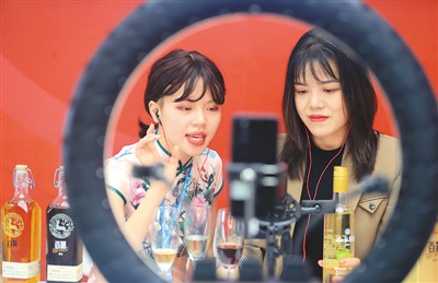 多部門印發(fā)方案:擴(kuò)內(nèi)需促消費(fèi)出真招實招