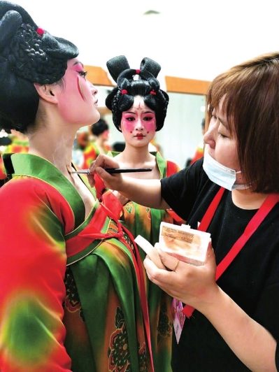 為啥河南春晚的《唐宮夜宴》能出圈？