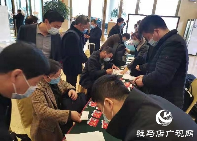 懷揣良策 肩負使命！出席市政協(xié)四屆六次會議的委員們陸續(xù)報到