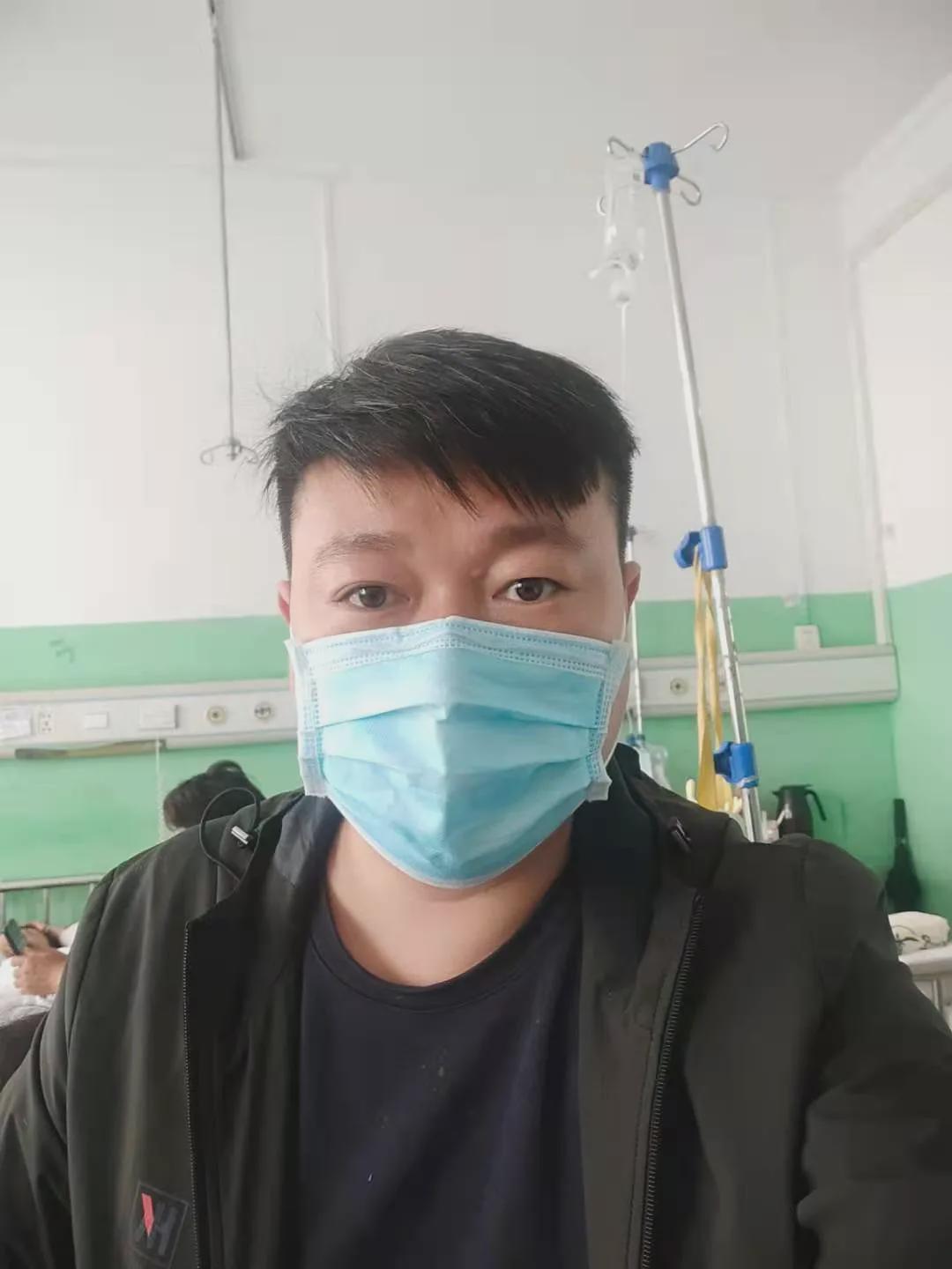 凌晨，他光腿赤腳沖進(jìn)醫(yī)院……