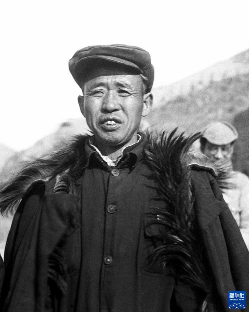 奮斗百年路 啟航新征程·中國共產(chǎn)黨人的精神譜系｜愛崗敬業(yè)、爭創(chuàng)一流——勞模精神述評