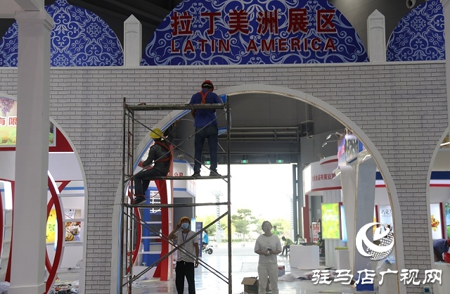 記者探營(yíng)農(nóng)洽會(huì)展館 展區(qū)搭建已接近尾聲