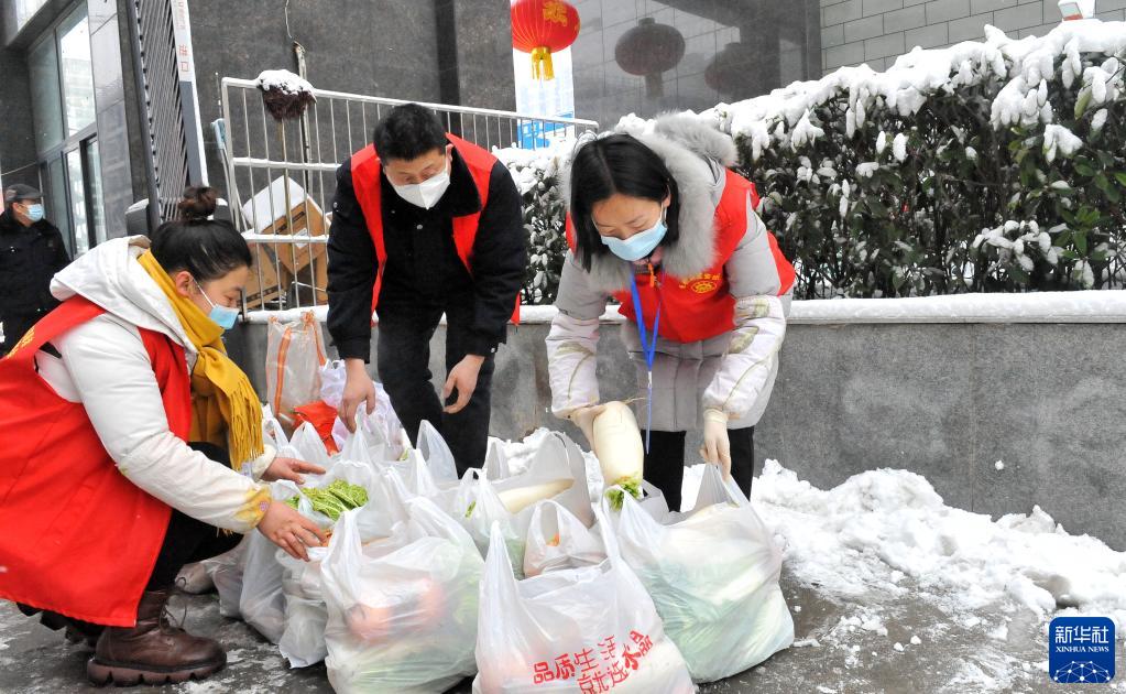 奮進(jìn)新征程 建功新時(shí)代｜“人民至上、生命至上”——抗擊世紀(jì)疫情彰顯“中國之治”優(yōu)勢(shì)