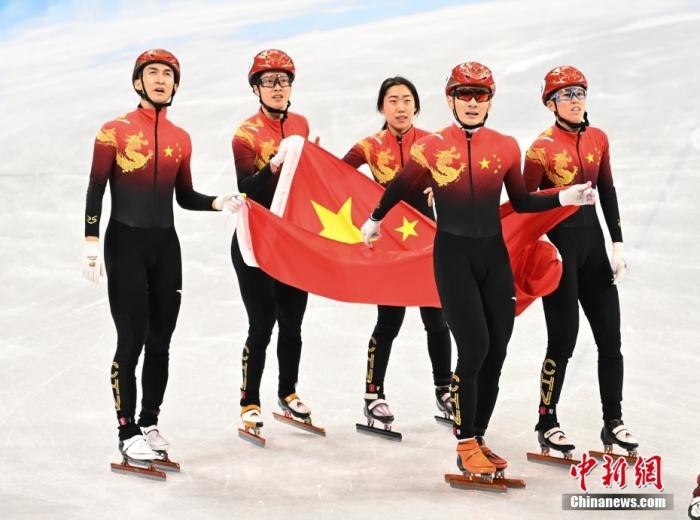 北京冬奧會(huì)的結(jié)束，是“中國(guó)冰雪元年”的開(kāi)始