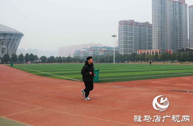 跑步、打球、 踢球…安排！駐馬店市體育場免費開放啦~