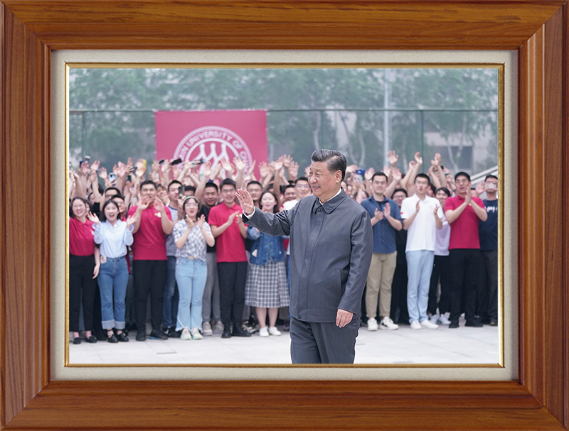 聆聽新年賀詞，讀懂相框里的故事
