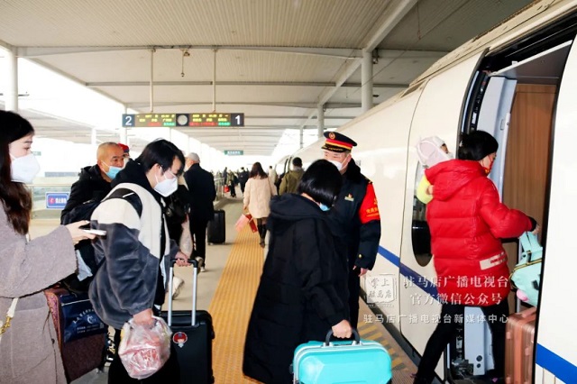 剛剛！記者在駐馬店站、駐馬店西站拍下這樣一幕…