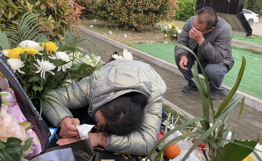 果凍和泡面，肖思遠父母帶給兒子的零食令人破防