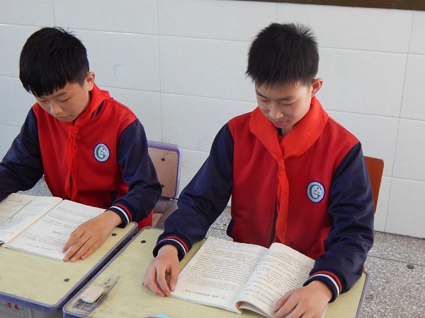 “新時(shí)代好少年”賀祉皓：同學(xué)有難就幫一把、扶一把 把愛(ài)心傳遞下去