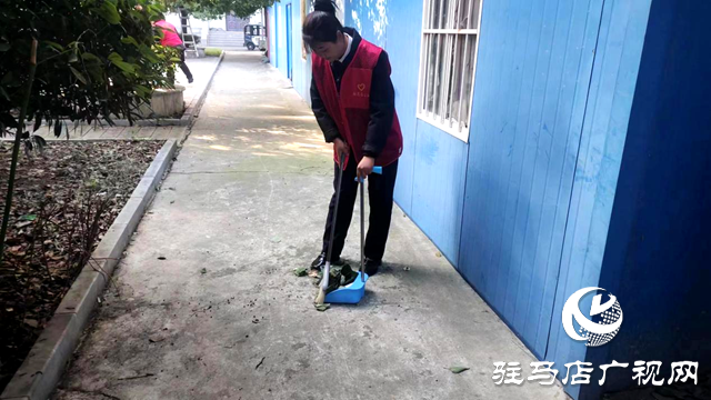 駐馬店市公交公司組織黨員干部開展周五“陽光助殘”志愿服務活動