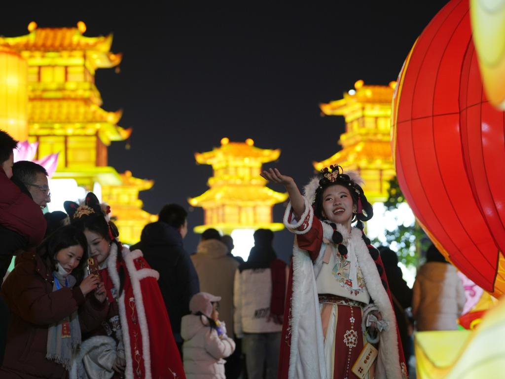 錦繡中國年丨這個春節(jié)，“龍龍”的年味里是濃濃文化味