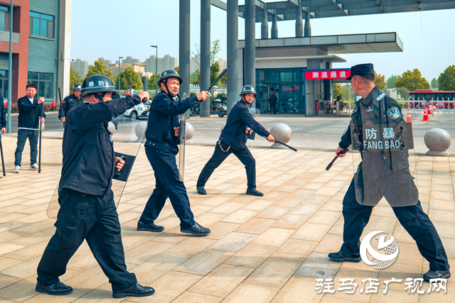 駐馬店市公安局經(jīng)濟開發(fā)區(qū)分局關(guān)王廟派出所開展“4.15”全民國家安全教育日宣傳活動