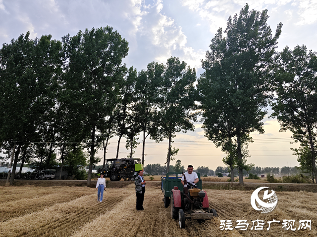 正陽(yáng)縣退役軍人事務(wù)局開展“三夏”雙擁幫扶工作