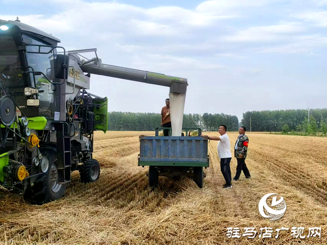 正陽(yáng)縣退役軍人事務(wù)局開展“三夏”雙擁幫扶工作